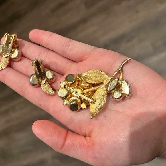 Moveable Flower Petal Vintage Brooch and Ear Clips Set-Excellent Condition